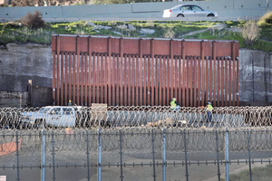 美國土安全部下令 聖地牙哥開始築牆
