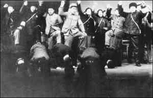 被誣施「美人計」一家七口以死抗爭