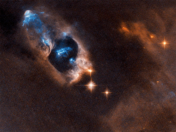 NASA拍到深空神祕藍色天體照片