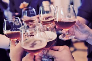研究：飲酒利弊和年齡有關 年輕人反而不宜喝酒