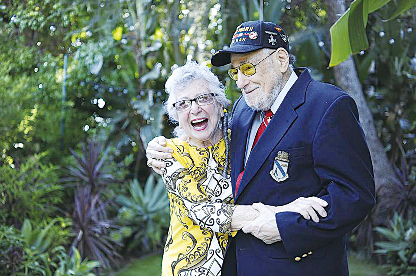 戰爭擋不住兩人的緣份。76年後，在人生步入晚年時，當年的情侶卡爾和艾比竟然還能幸運地重逢。 （Love What Matters Facebook）