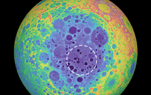 月球地下發現巨大不明物體
