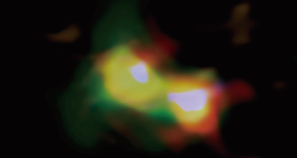 天文學家觀測到最早期星系合併