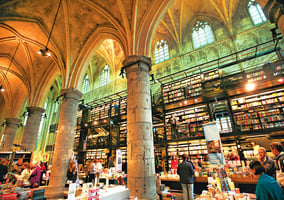 全球最美書店 開在800年教堂裏
