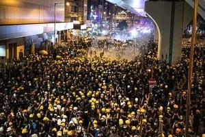 法媒：香港激烈動盪 北京坐等時機？
