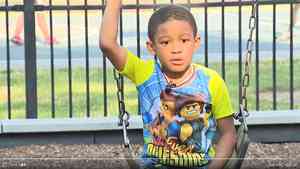 「要匍匐前進」美5歲男孩救出火中13人