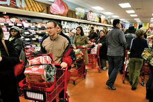 美消費需求強勁 支撐經濟不衰