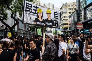 外媒：香港困局滑向危局 港人抗爭步入轉折期