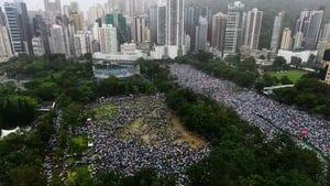 香港8·18維園170萬人集會 秩序井然再現「摩西分海」