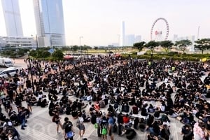 二千多中學生集會反修例