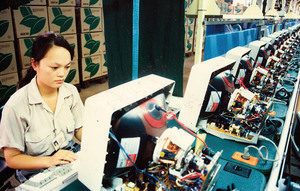 貿易戰下 顯示器代工廠大舉逃離中國