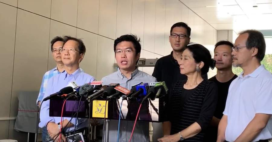 立法會議員正吿香港警察：停手吧！你們這幫暴徒