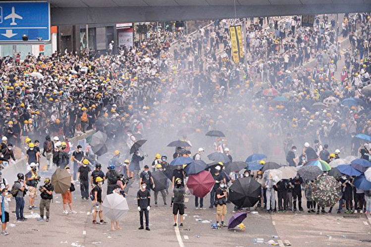 今日香港正是《魔戒》中的白城