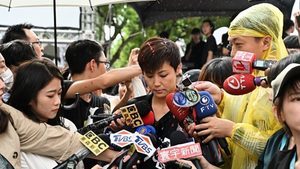 香港歌手何韻詩遭潑漆 警方逮9名共犯