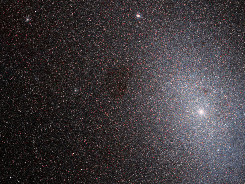 NASA:鄰居 M110星系並非死氣沉沉