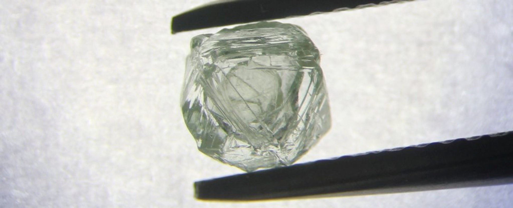 世界首例：大鑽石裏面還有一個小鑽石。（Alrosa PJSC）