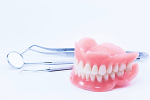 做假牙前需要進行齒顎矯正嗎?