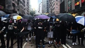 「速龍小隊」極度暴力 催生香港「屠龍小隊」