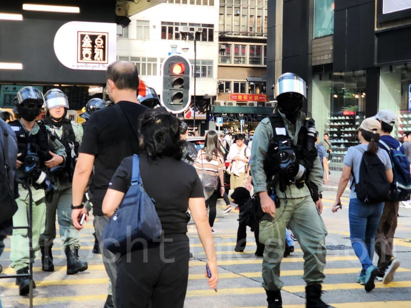 11.3香港七區行街活動 警察各區戒備截查行人