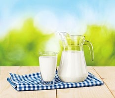 哈佛研究：每天喝低脂牛奶 帕金森風險增39%