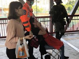 荃灣 一把遮陽傘 惹警察監控 勸說女性被噴胡椒劑
