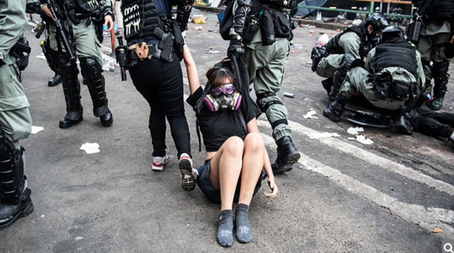 英國前外交大臣和政界人士 敦促林鄭命令香港警察保持克制