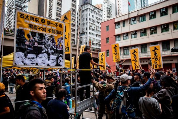 2020年1月1日，103萬港人在新年第一天走上街頭，再度創下香港奇蹟。（ ISAAC LAWRENCE/AFP via Getty Images）