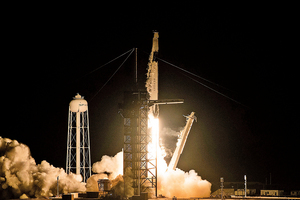SpaceX公司第三批衛星發射升空 創多項紀錄