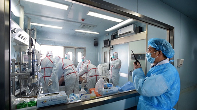 湖北武漢2019年末爆出肺炎疫情。示意圖（STR/AFP/Getty Images)