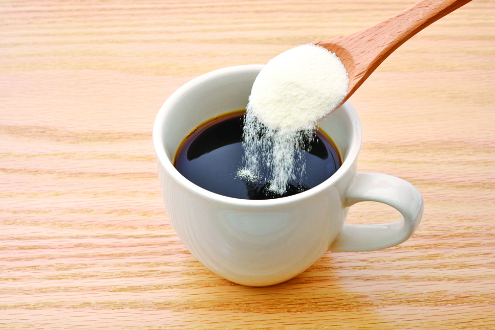 膠原蛋白粉可以加入咖啡中，讓咖啡更健康。