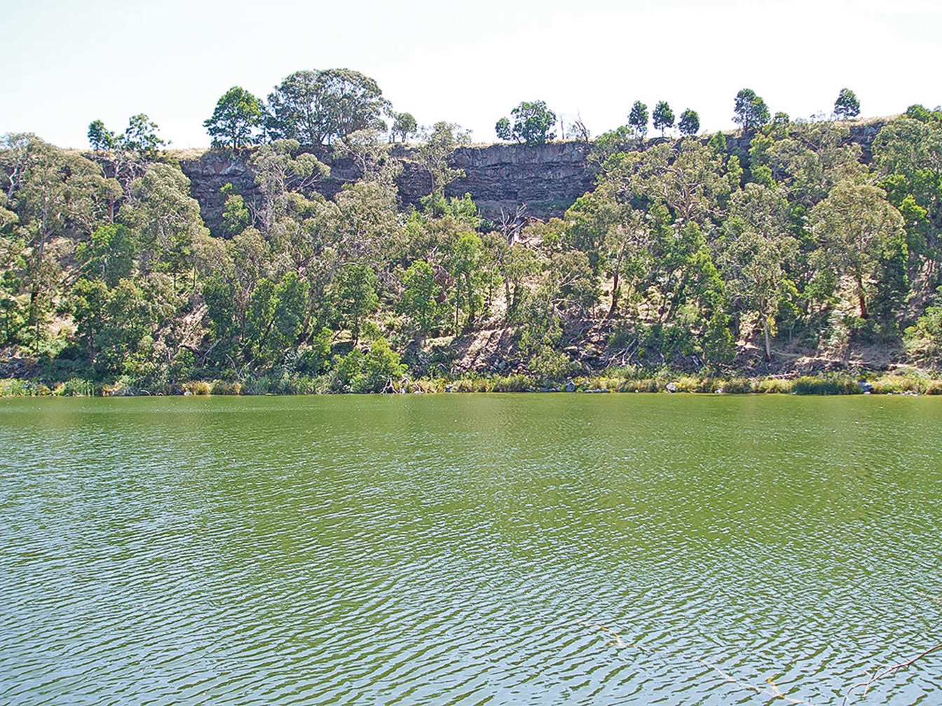 澳洲布吉必姆（Budj Bim）火山口附近的一個湖泊。（公有領域）