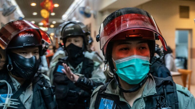 中共肺炎攻陷香港，有港警一家三口疑似感染疫情。示意圖（Anthony Kwan/Getty Images）
