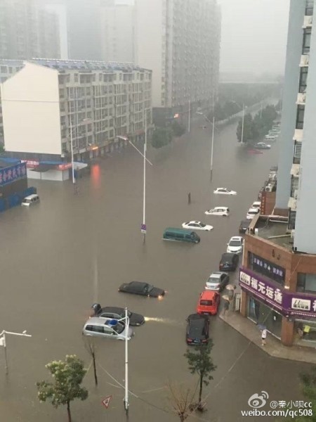 2016年7月19日5時20分邯鄲市氣象台發布暴雨紅色預警。邯鄲市內澇嚴重。（網絡圖片）