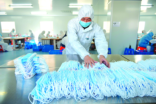 中國江蘇南京的一個口罩生產廠。（Getty Images）