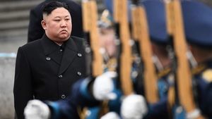 北韓至少七千人被隔離 金正恩不戴口罩露面