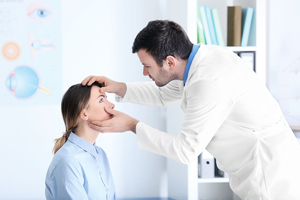 類固醇眼藥水使用不當導致角膜穿孔