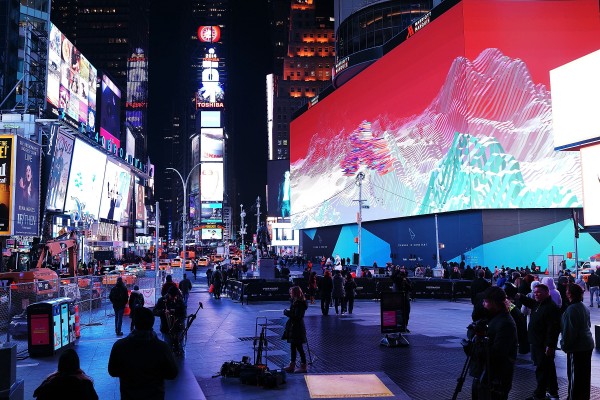 圖為紐約時代廣場巨大廣告牌。(Spencer Platt/Getty Images)