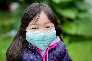兒童得肺炎為何多輕症？三防護避免親子互傳染