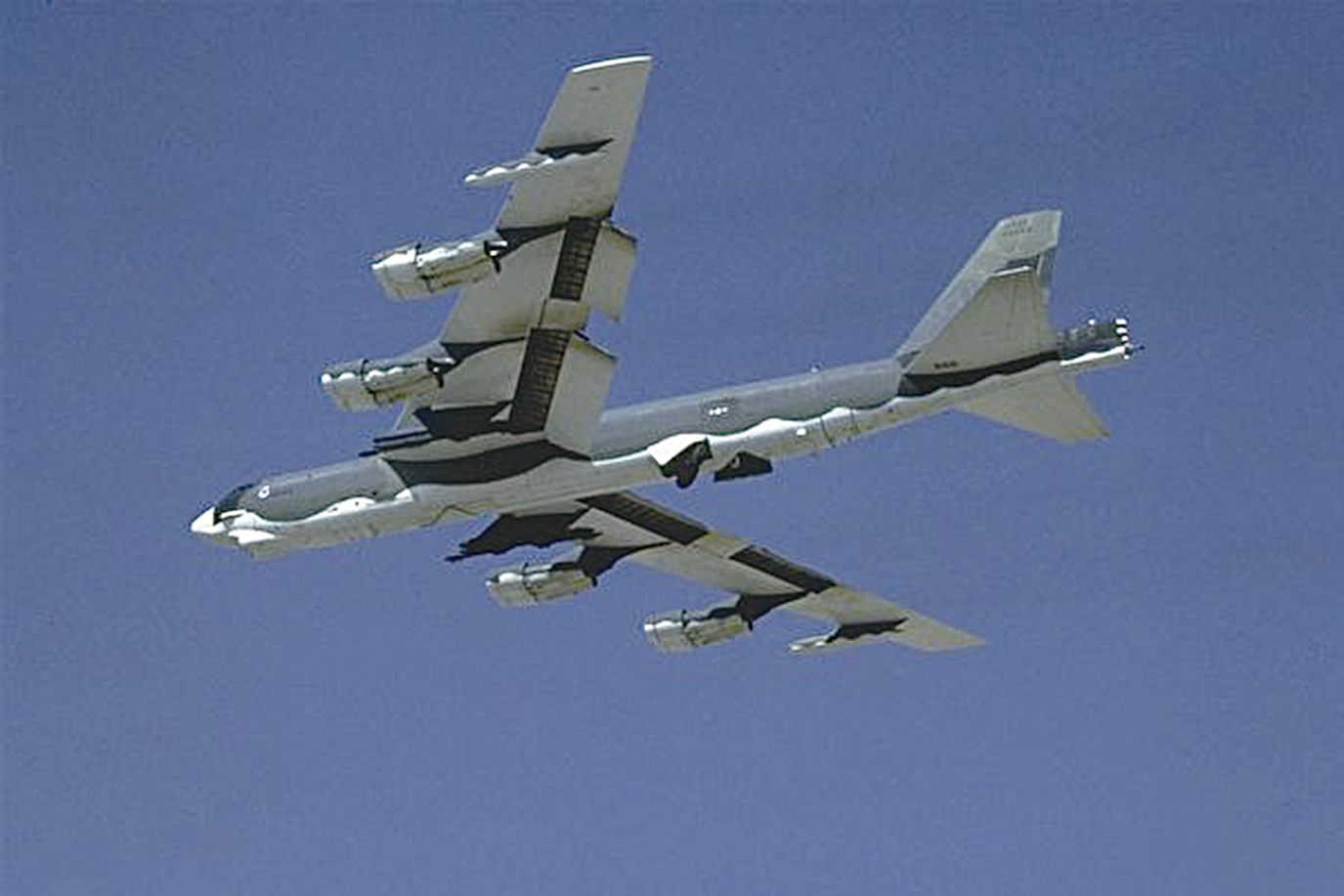 中華民國國防部2月12日表示，除了MC-130J特戰運輸機，另有兩架美軍B-52轟炸機沿台灣東部空域飛行。圖為B-52轟炸機。（美軍網頁www.af.mil）