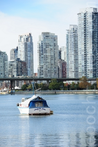 加拿大卑詩省周一（25日）宣布從本年8月2日起，對購買大溫地區房屋的外國人額外徵收15%的房地產轉讓稅。（邱晨／大紀元）