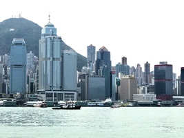 標普：香港評級被下調風險急劇上升