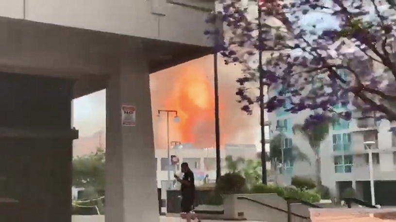 洛杉磯市中心發生爆炸 多棟建築起火