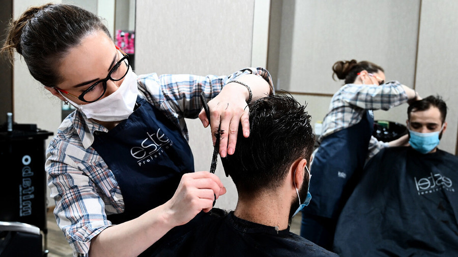 美數據驚人：經濟重開州平均染中共病毒率反低