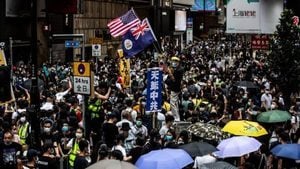 英媒：首相約翰遜表態擬接收香港「難民」