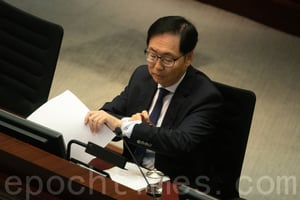  95%保險從業員不滿陳健波表現