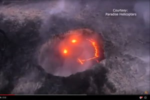 夏威夷火山爆發 意外形成大笑臉