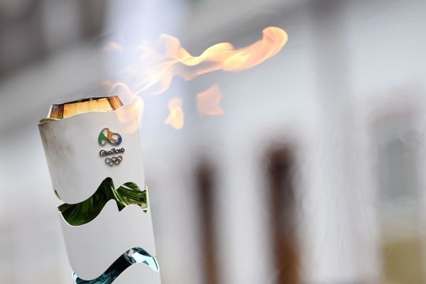 里約奧運聖火傳遞一度被迫暫停。（AFP/Getty Images）