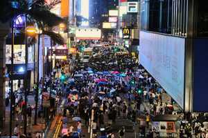 「6.9」港人抗爭周年 上千市民中環遊行 53人被抓