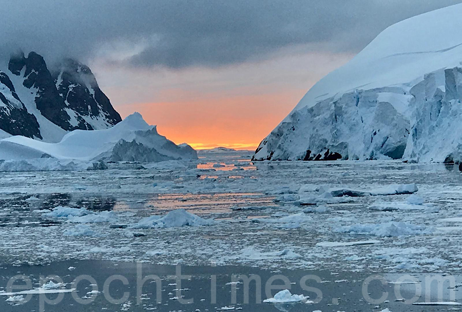 「冰域」展品，在南極體驗全方位被冰環繞的感覺。（受訪者提供）