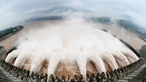 26省市洪水圍困 三峽大壩洩洪 武漢被淹 上海危險